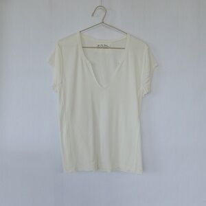 Free People Medium off white V-neck t-shirt